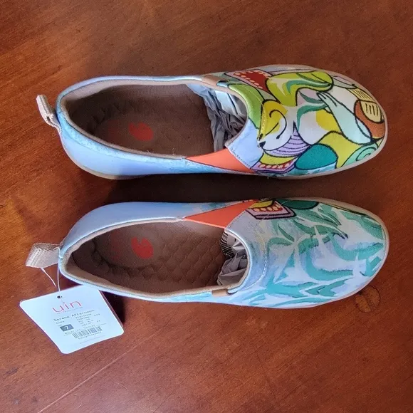 NWT UIN Women's Size 7 Slip on Travel Shoes Serene Afternoon Toledo I