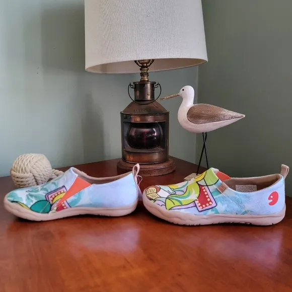 NWT UIN Women's Size 7 Slip on Travel Shoes Serene Afternoon Toledo I