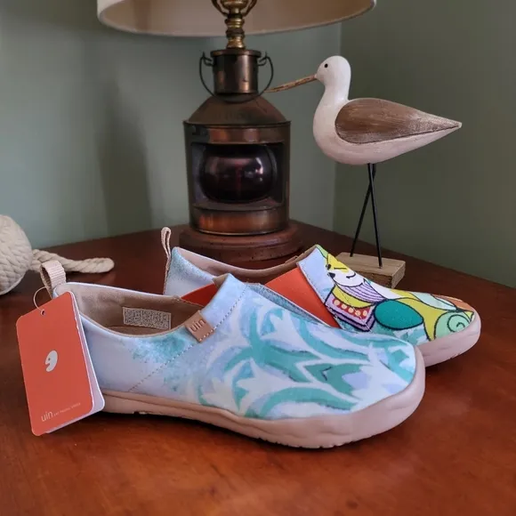 NWT UIN Women's Size 7 Slip on Travel Shoes Serene Afternoon Toledo I