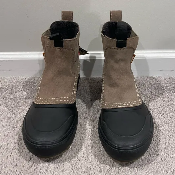 NWT Vans Standard MID Chelsea Snow Rain MTE Boots Walnut Brown, Size W10.5 M9