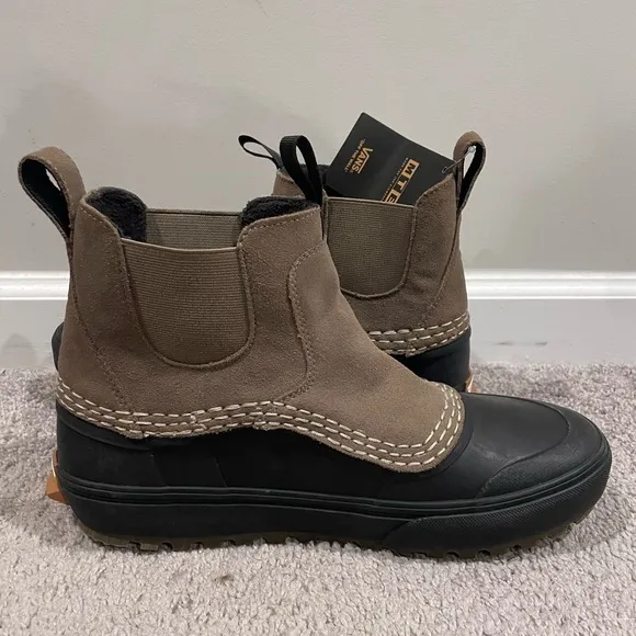 NWT Vans Standard MID Chelsea Snow Rain MTE Boots Walnut Brown, Size W10.5 M9
