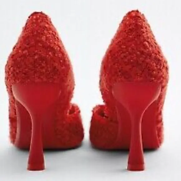 NWT. Zara Red Fabric Heels Shoes with Pointed Nose. Size 8.