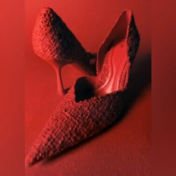 NWT. Zara Red Fabric Heels Shoes with Pointed Nose. Size 8.