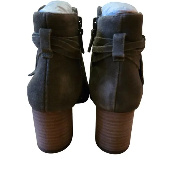 NWT/NWOB Violet &amp; Red Jenna Suede Leather Ankle Boots Size 6.5