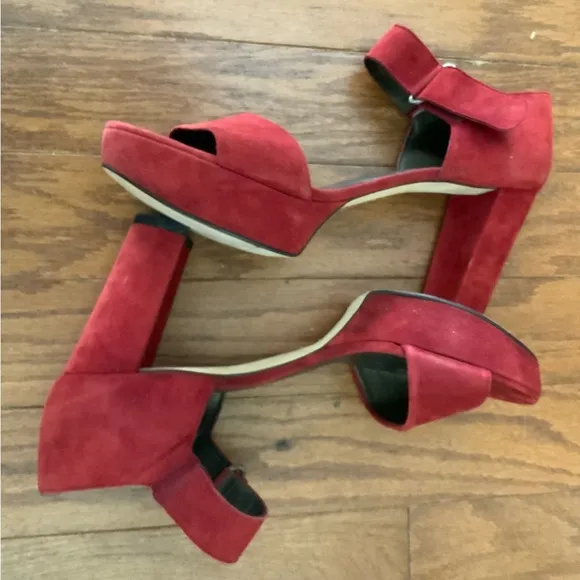 NWT..STUART WEITZMAN…shoes