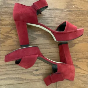 NWT..STUART WEITZMAN…shoes