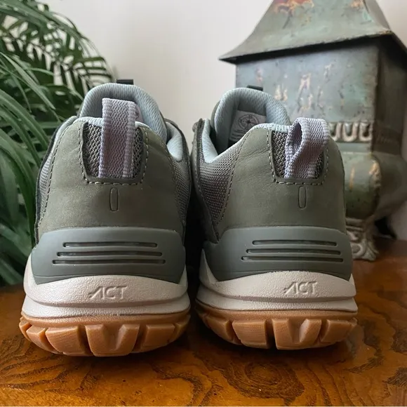 Oboz Sypes Low Leather Waterproof B-Dry Hiking Shoes