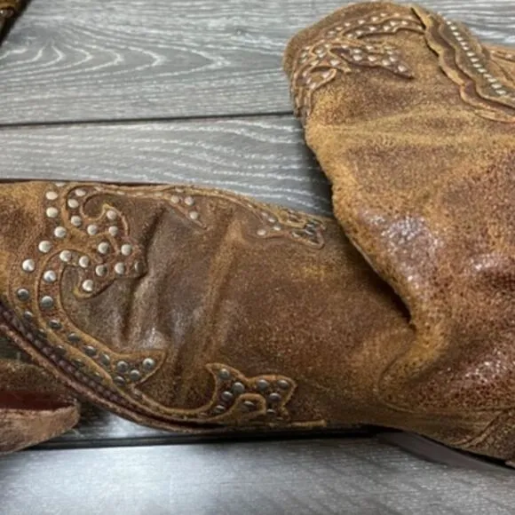 Old Gringo Distressed Leather and Studded Cowboy Boots Women’s Size 6.