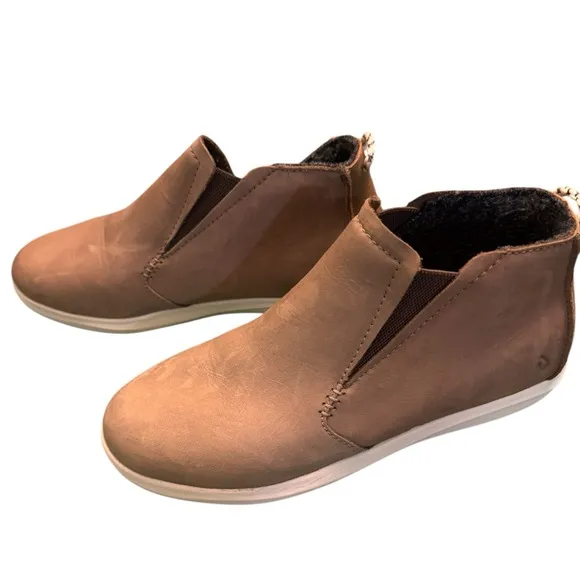 Olukai Hawai‘iloa Manu Hope Taupe Boots Booties Waterproof Size (7.5-) 8 in EUC