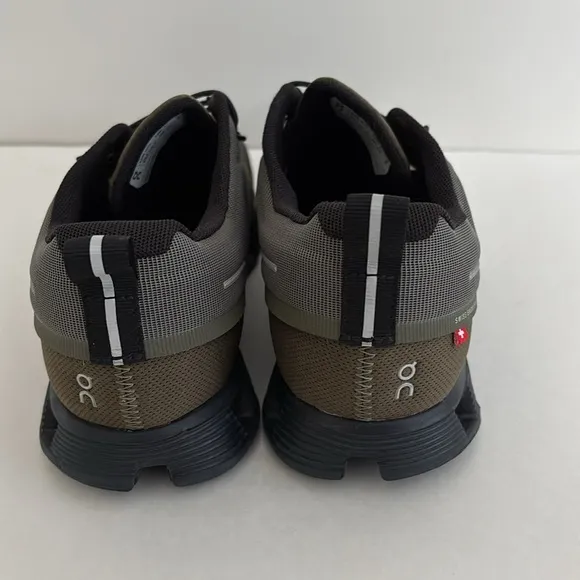 On Cloud 5 Waterproof Running Shoes Olive Green CloudTec Womens Size 9