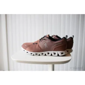 ON Cloud 5 Waterproof Sneakers Women's 9.5 NEW