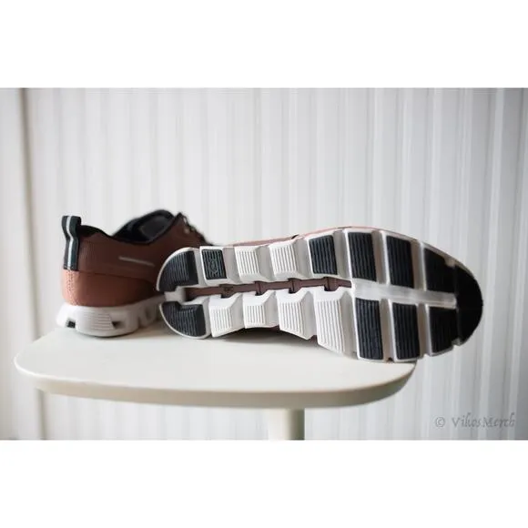 ON Cloud 5 Waterproof Sneakers Women's 9.5 NEW