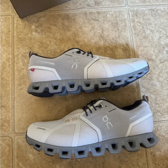 On Cloud 5 Waterproof Women's Shoes - Pearl/Frog- US