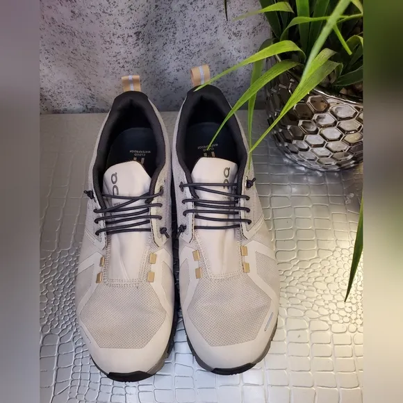 On Running Cloud 5 Waterproof In Pearl White Athletic Shoes Size 9 Women