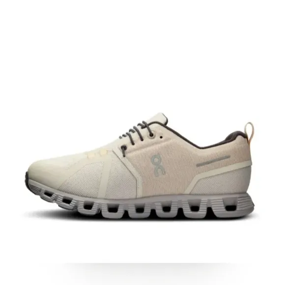 On Running Cloud 5 Waterproof In Pearl White Athletic Shoes Size 9 Women