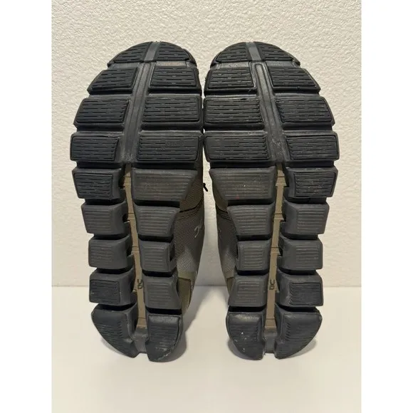 On Running Cloud Waterproof Men Sz 7 Women 8.5 Running Shoes Sneaker Olive Green