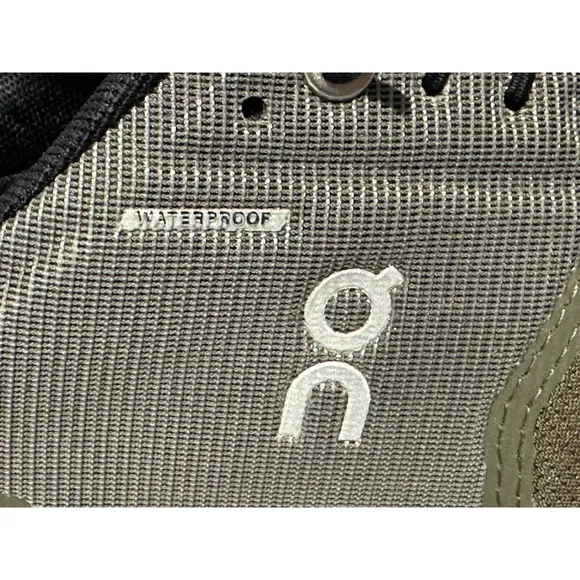 On Running Cloud Waterproof Men Sz 7 Women 8.5 Running Shoes Sneaker Olive Green