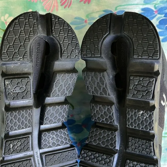 On Running Cloudrunner Waterproof Shoes - W 7.5