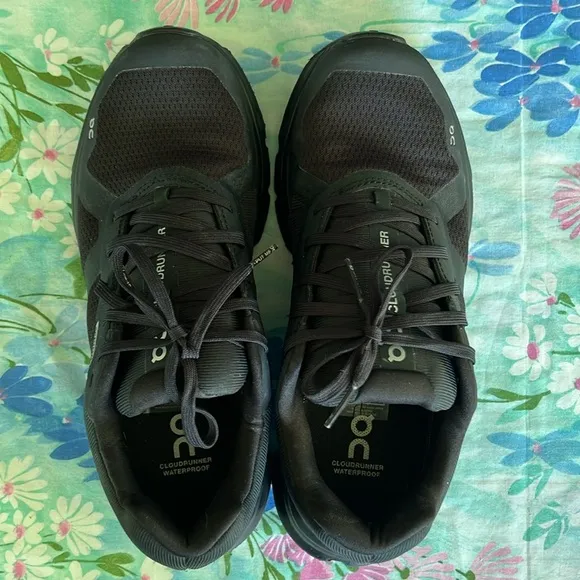 On Running Cloudrunner Waterproof Shoes - W 7.5