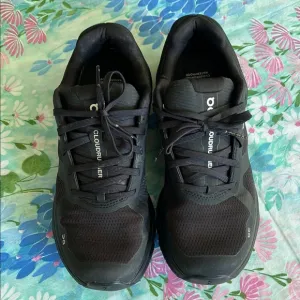 On Running Cloudrunner Waterproof Shoes - W 7.5