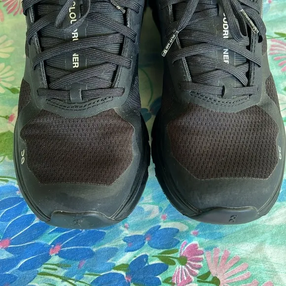 On Running Cloudrunner Waterproof Shoes - W 7.5