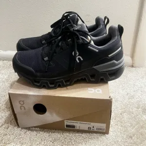 On Running Cloudwander Waterproof Shoes