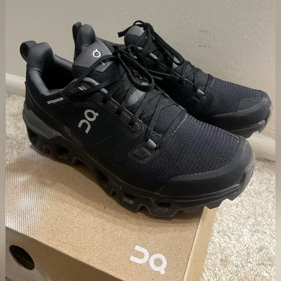 On Running Cloudwander Waterproof Shoes