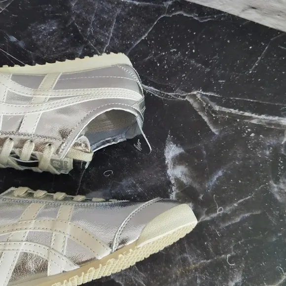 Onitsuka Tiger MEXICO 66 Sd Comfortable running shoes