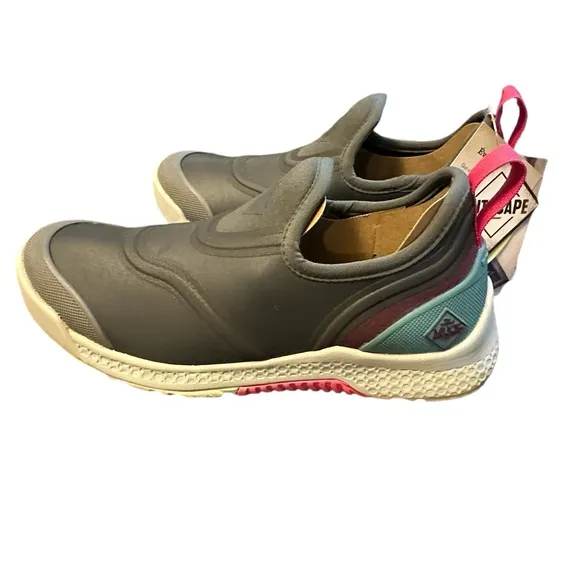 Original Muck Womens Outscape dark gray,  teal, pink Waterproof Shoes (NWT)