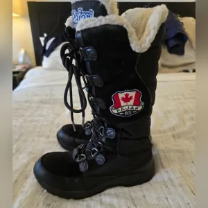 Pajar Black Winter SnowBoots with Canada Patch