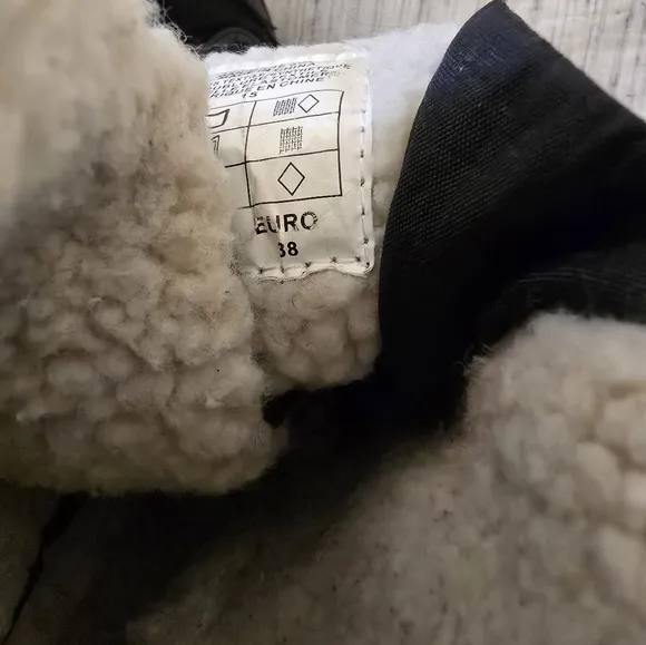 Pajar Black Winter SnowBoots with Canada Patch