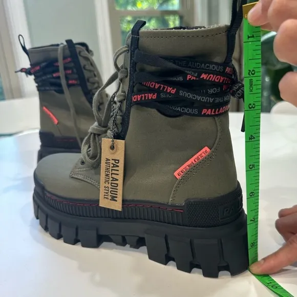 Palladium revolution boots 8.5 Woman’s - New with box