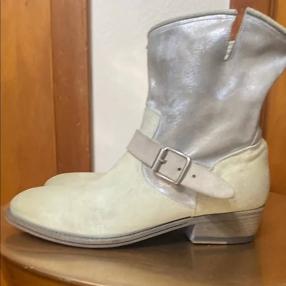 Pantanetti Cream Iridescent Heeled Boots Buckle Western Flair Made in Italy 8.5