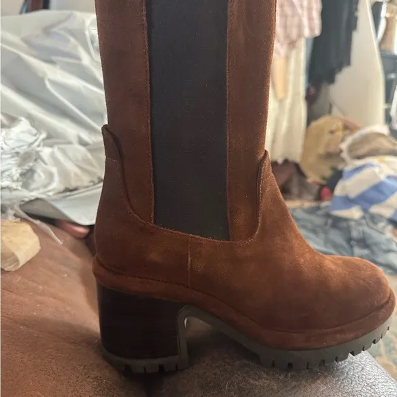 Paolo  Ferri Suede Ankle Boots by Anthropologie size 38 eu (8-8.5}