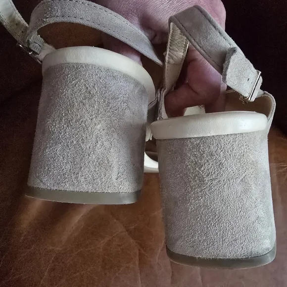 Paul Green Remy Sandal in Champagne Suede Leather Size 9 US