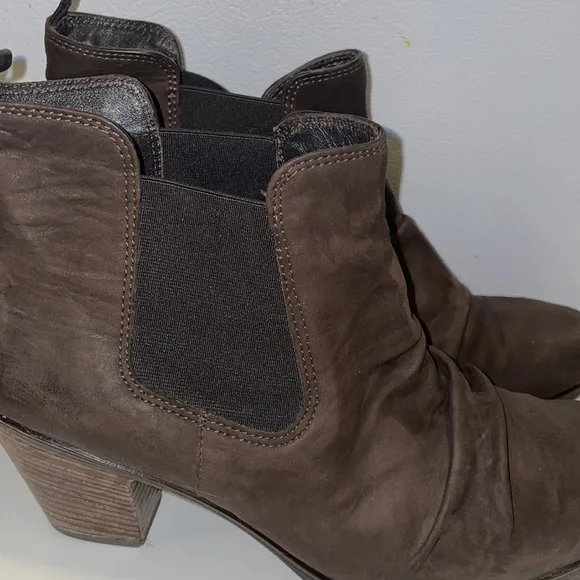 Paul Green Women’s Brown Nubuck Chelsea Ankle Boots size 9US/ 6.5UK