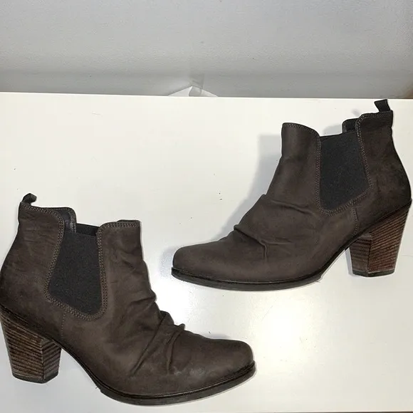 Paul Green Women’s Brown Nubuck Chelsea Ankle Boots size 9US/ 6.5UK