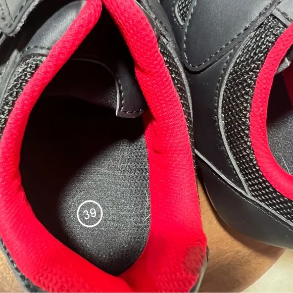 Peloton Women's Cycling Shoes Black and Red Size 39