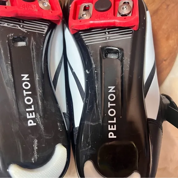 Peloton Women's Cycling Shoes Black and Red Size 39