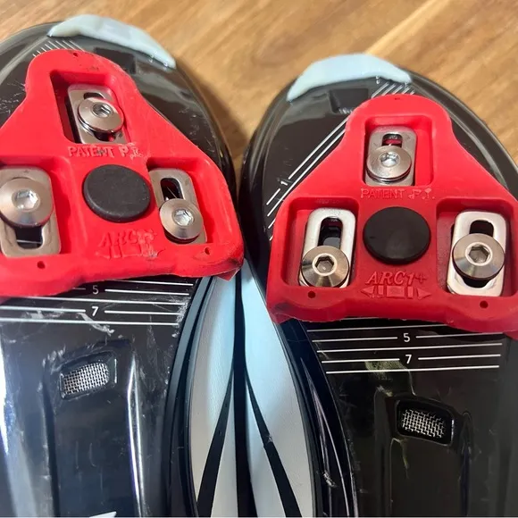 Peloton Women's Cycling Shoes Black and Red Size 39