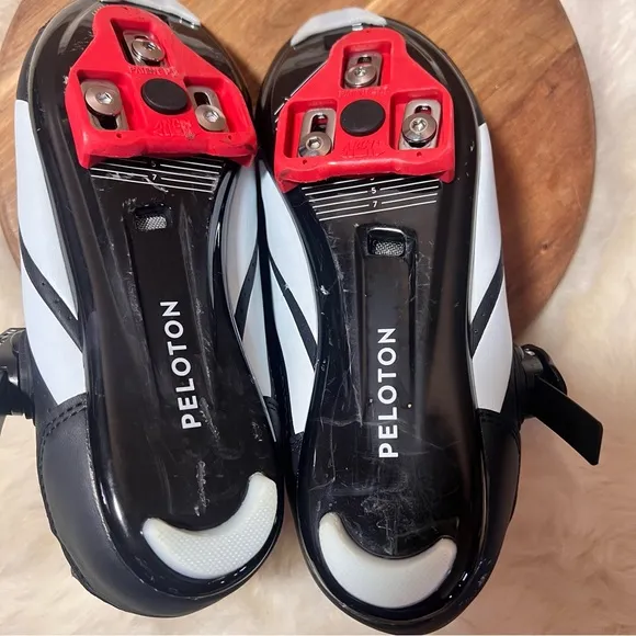 Peloton Women's Cycling Shoes Black and Red Size 39