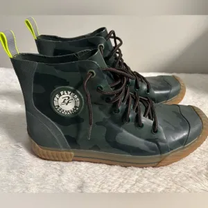 P.F. Flyers Rubber Camouflage High Top Sneakers Boots - Men’s 7 Women’s 8 1/2