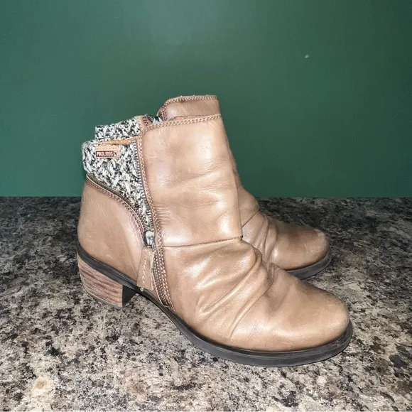 Pikolinos Leather Scrunch Ankle Boots With Knit Accent Trim Size 38.