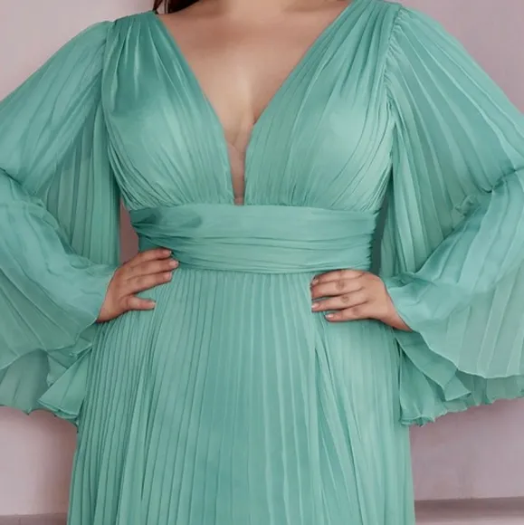 Plus size long sleeve chiffon pleated semi open back new long dress