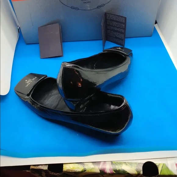 🔥PRADA Black  Leather adjustable Loafer Women’s shoes 35