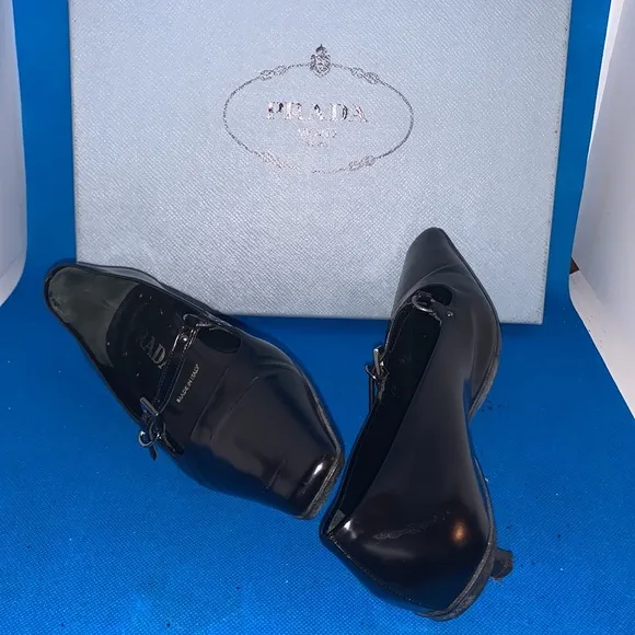 🔥PRADA Black  Leather adjustable Loafer Women’s shoes 35