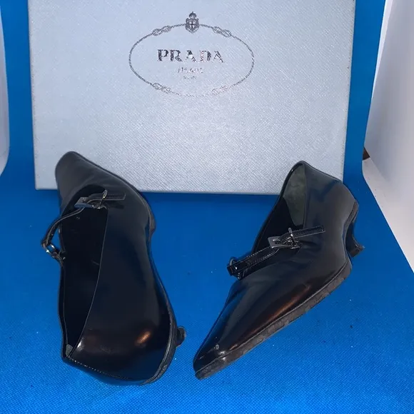 🔥PRADA Black  Leather adjustable Loafer Women’s shoes 35
