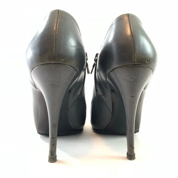 Prada Mordore gr͏ey ankle boots heels size 39