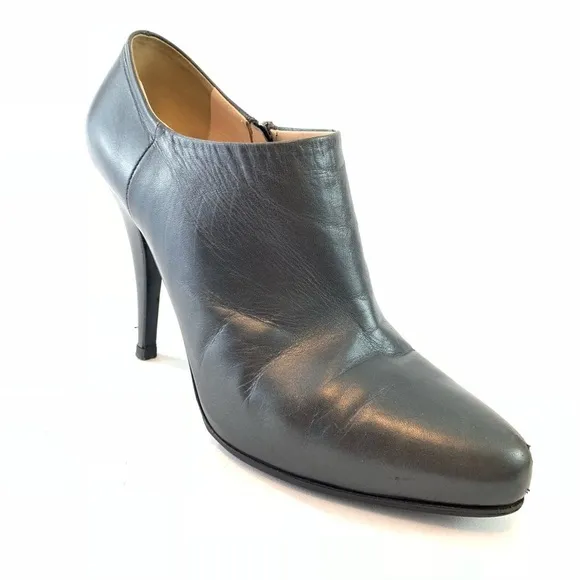 Prada Mordore gr͏ey ankle boots heels size 39