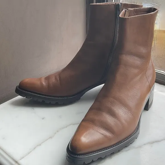 RAFFAELLA VENTURINI vintage carmel leather ankle boots with new Vibram soles